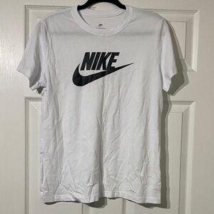 Nike women’s White T-Shirt